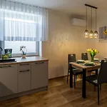 Apartman Sol *